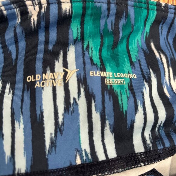 6 Old Navy Women’s Elevate Leggings and 1 c9 by Champion - Size L (Lot of 7) - Picture 8 of 16